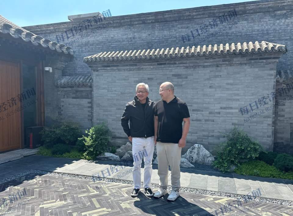 独家丨黄仁勋与MiniMax创始人闫俊杰单独会面 双方进行了两个小时的单独交流
