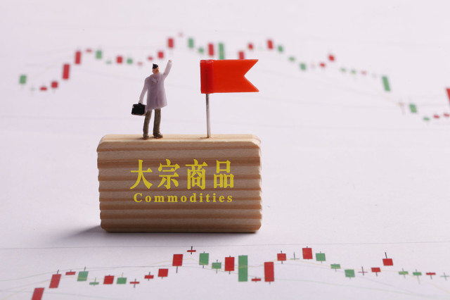 在期货交易中，如何分析供需关系？