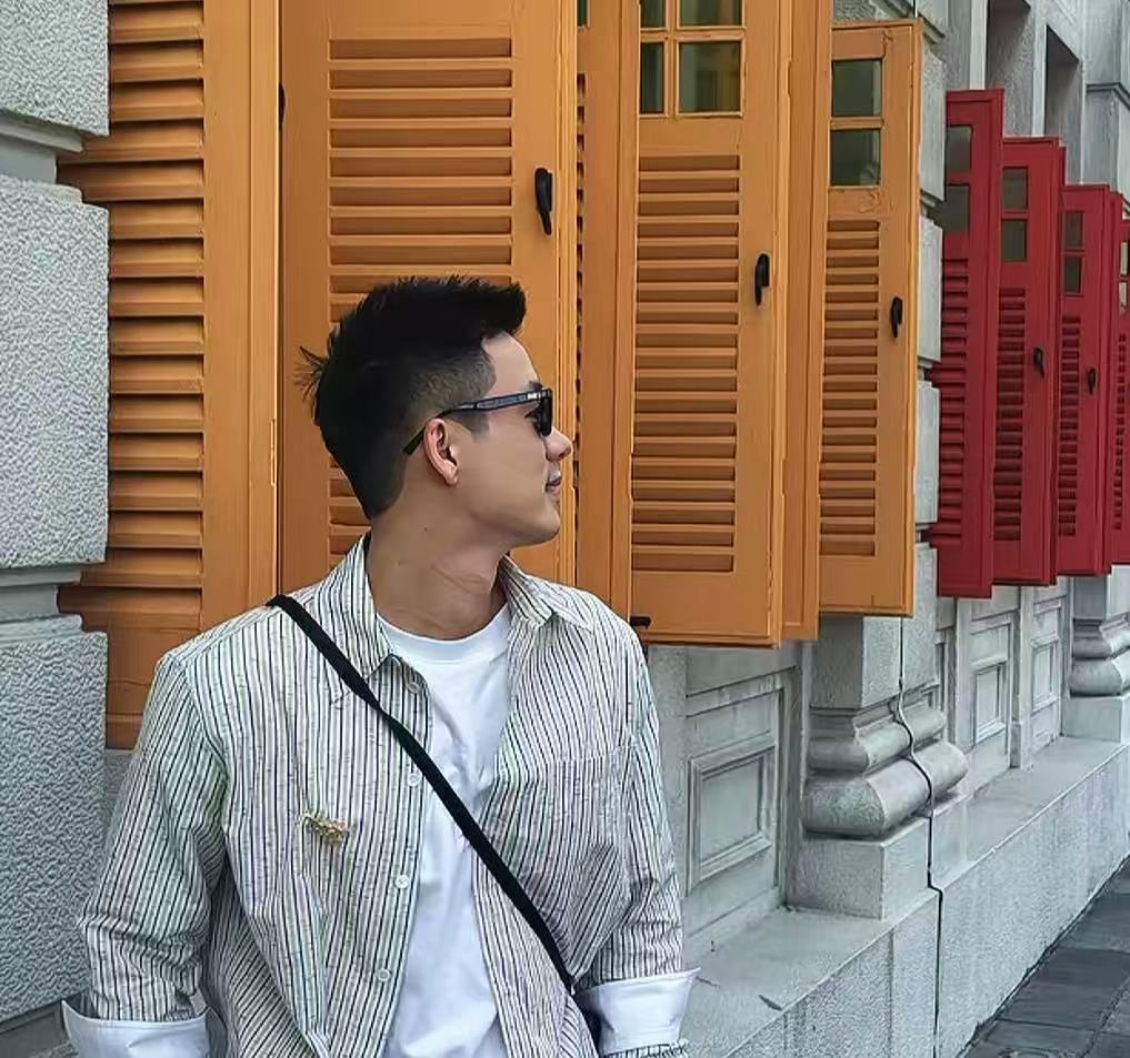 前东方甄选主播顿顿单飞后首秀，两天直播销售额近1250万