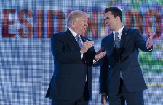 遭枪击身亡的美国保守派人物查理·柯克是谁 又与特朗普有何深厚渊源