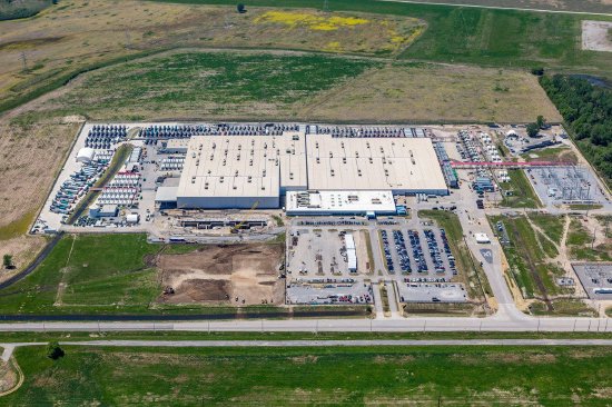 马斯克在孟菲斯豪赌AI 斥巨资打造全球最大超算中心