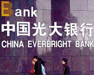 如何通过银行的服务优化投资收益？